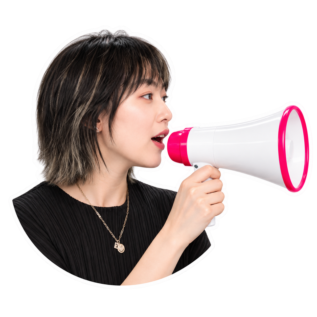韩四四侧脸举着小喇叭，朝向AI现场